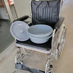 Toilet Wheelchair/Commode Wheelchair/ረዳት ሳያስቸግሩ ሚፀዳዱበት/
