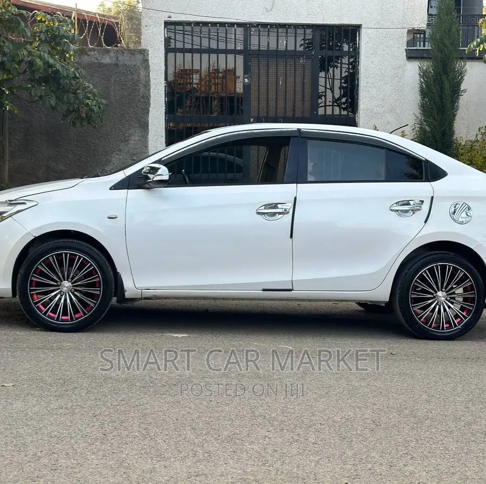 Toyota Yaris 2015 White