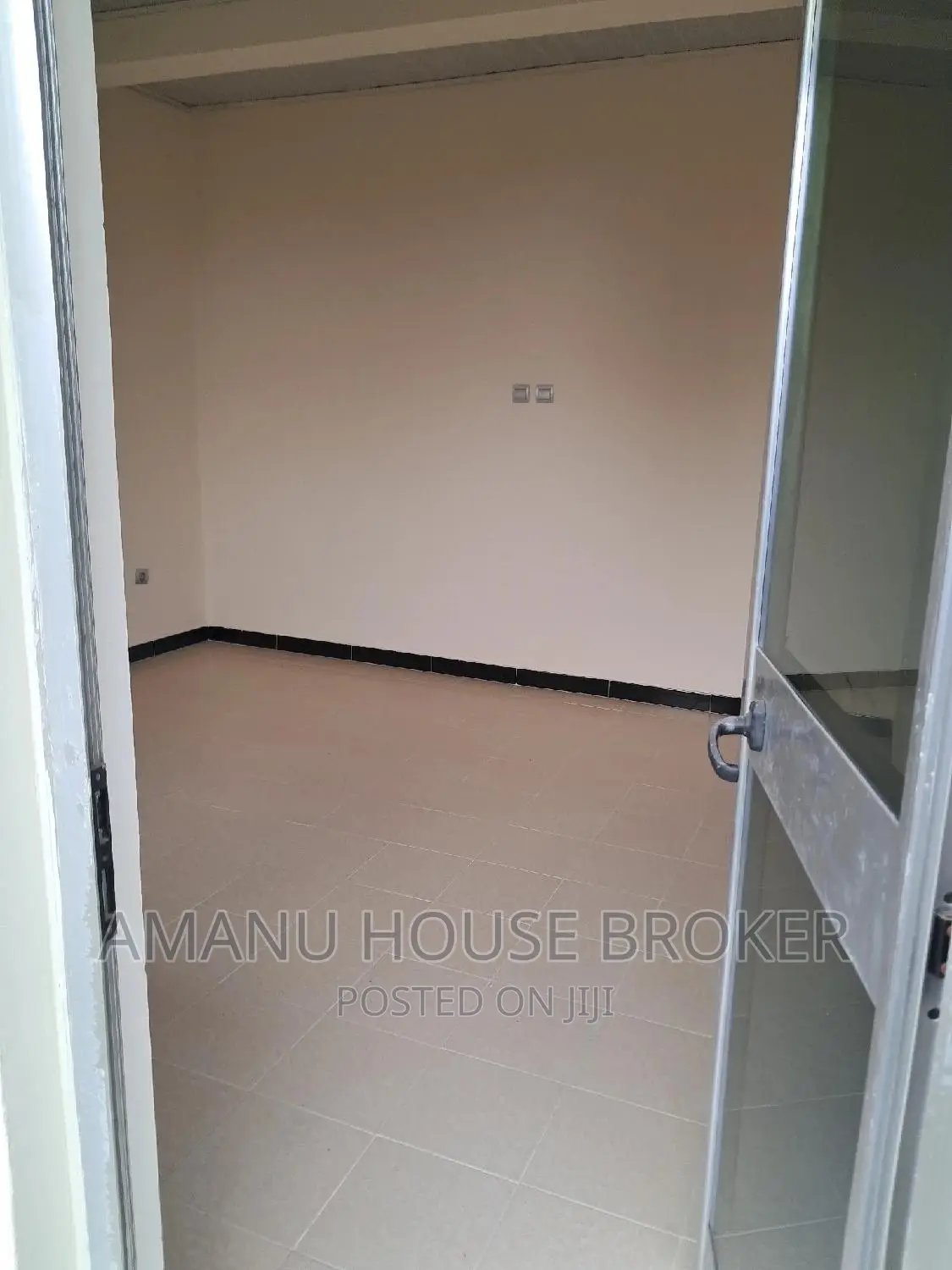 የሚከራይ መጋዘን 60sqm,50sqm ለመድኃኒት ማስቀመጫ