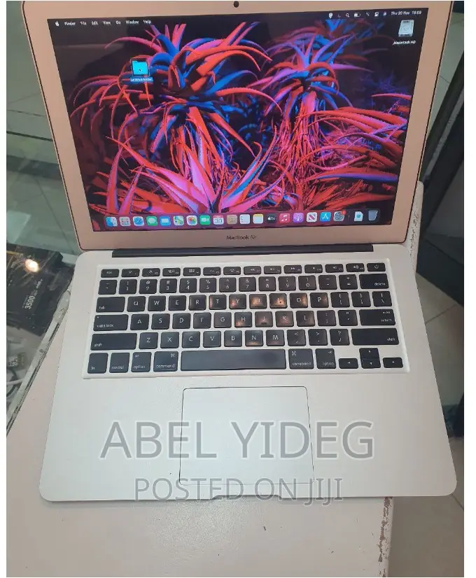 New Laptop Apple MacBook Air 2017 8GB Intel Core I7 SSD 256GB