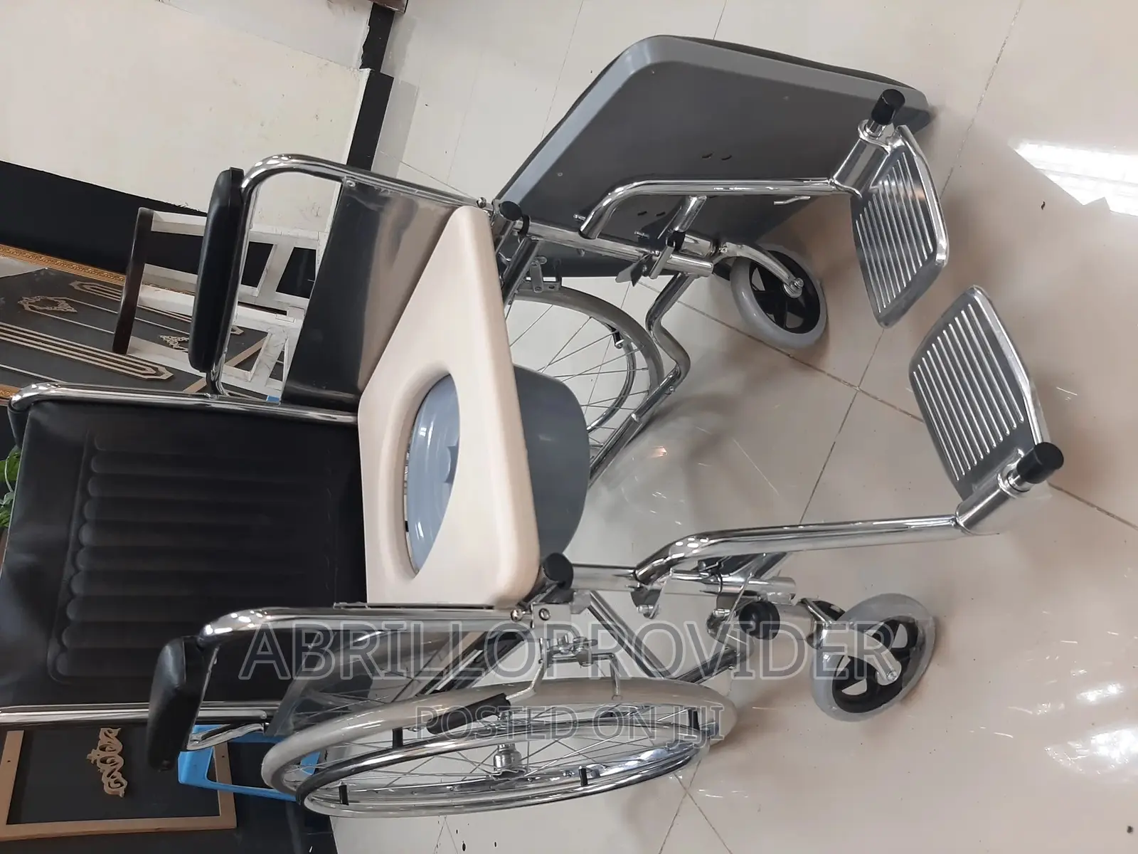 የመጸዳጃ ተሽከርካሪ Wheelchair{Wheelchair-Wheelchair~Wheelchair
