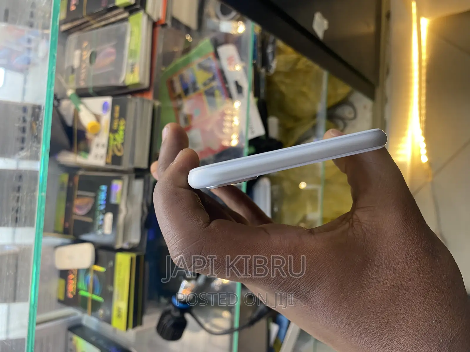 New Apple iPhone 8 Plus 64 GB White