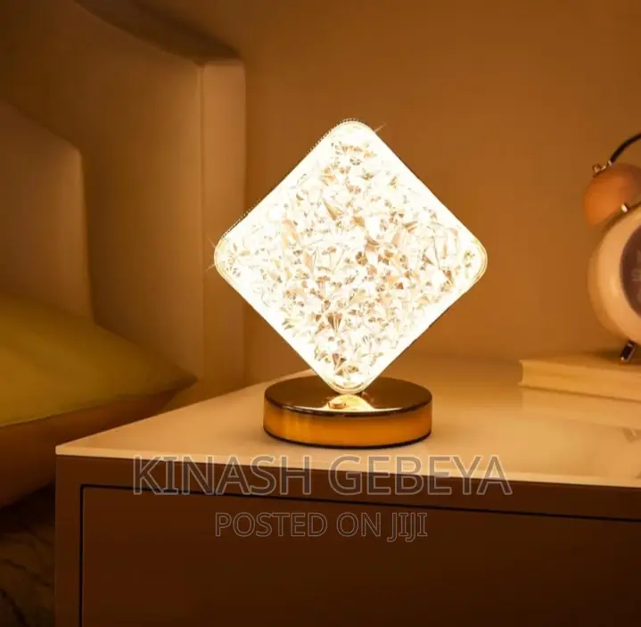 Crystal የጠረፔዛ መብራት