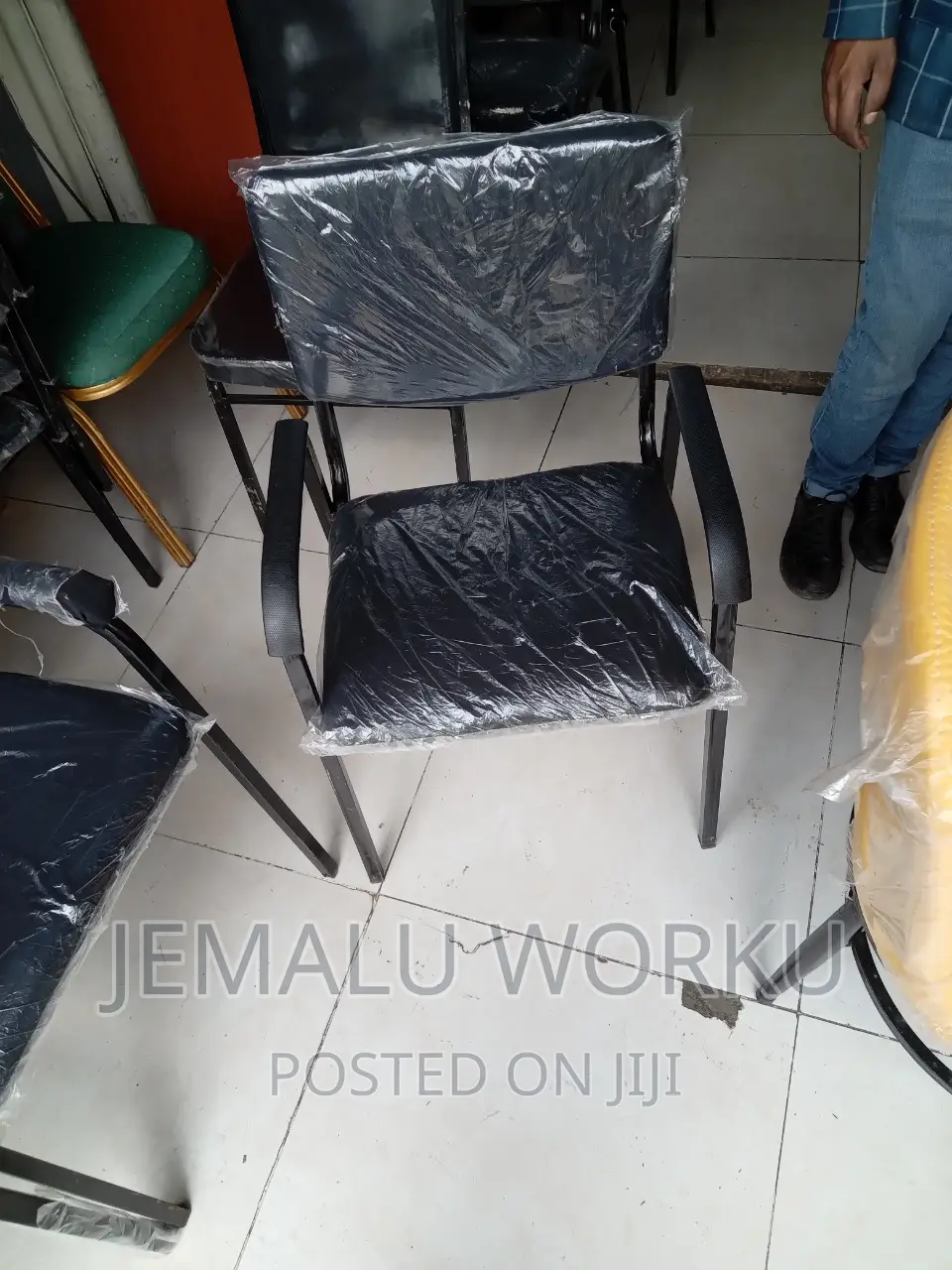 Comfortable Office Guest Chair