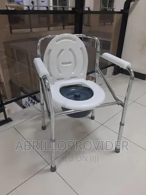 ተንቀሳቃሽ የንፅህና ማጠራቀሚያ Commode Chair/Elder Seat/Toilet Chair