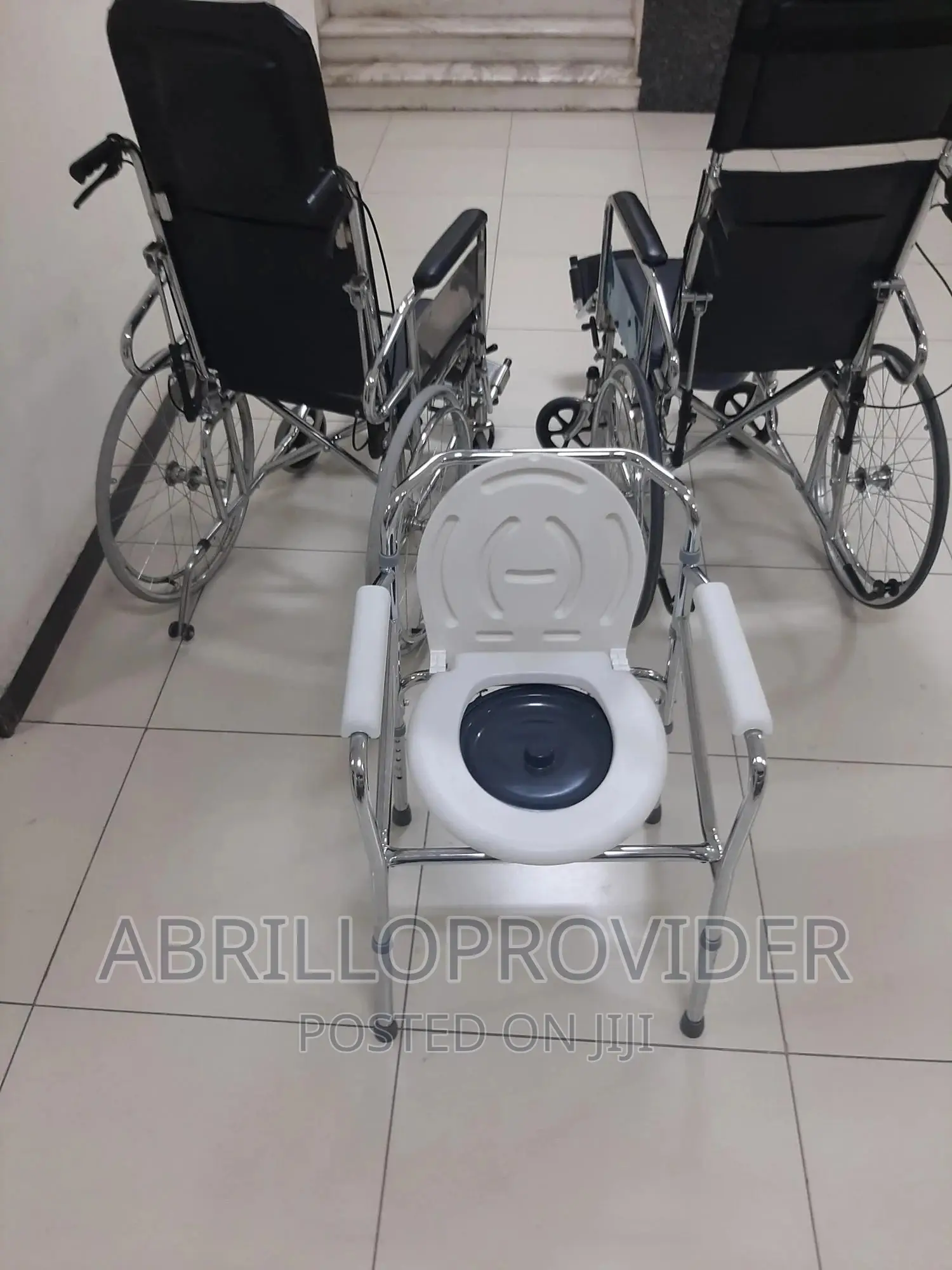 Commode Chair/ Mobile Toilet.Removable Sanitary Container Co