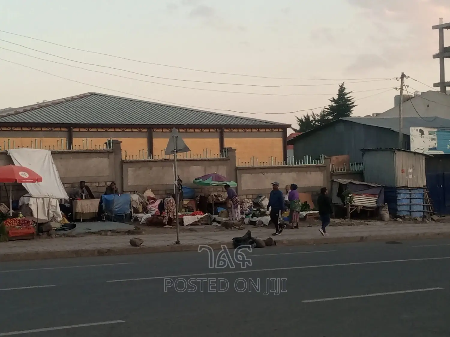 አፓርታማ ለመገንባት እጂግ ተመራጭ አየር መንገድ ቤቶች አስፓልት ዳር