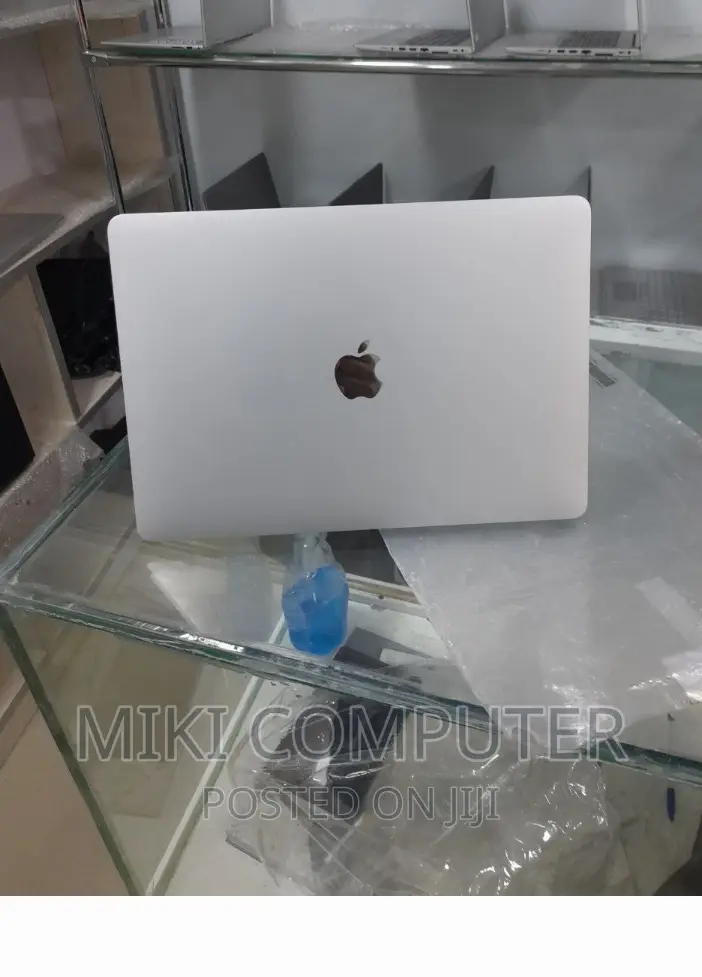 New Laptop Apple MacBook Air 2020 M1 8GB Intel SSD 256GB