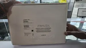 New Laptop Apple MacBook Air 2022 M2 8GB Apple M2 SSD 256GB