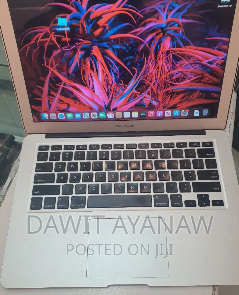 New Laptop Apple MacBook Air 2017 8GB Intel Core i5 SSD 256GB