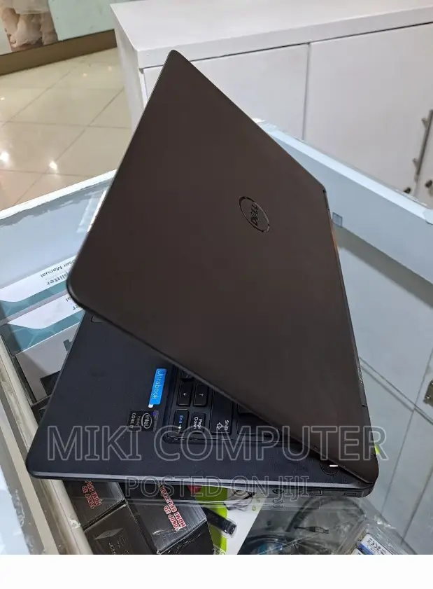 New Laptop Dell 8GB Intel Core I7 SSD 256GB