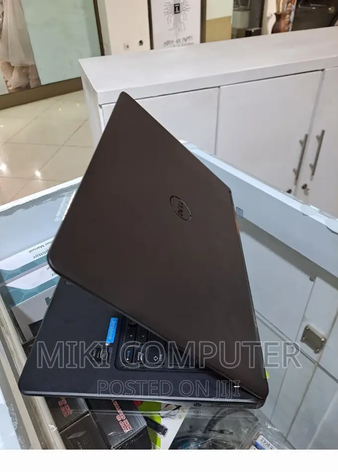 New Laptop Dell 8GB Intel Core I7 SSD 256GB