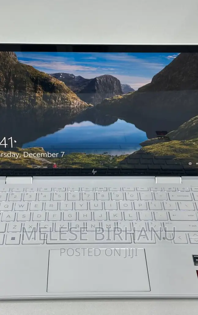 New Laptop HP Envy X360 8GB AMD Ryzen 5 SSD 512GB