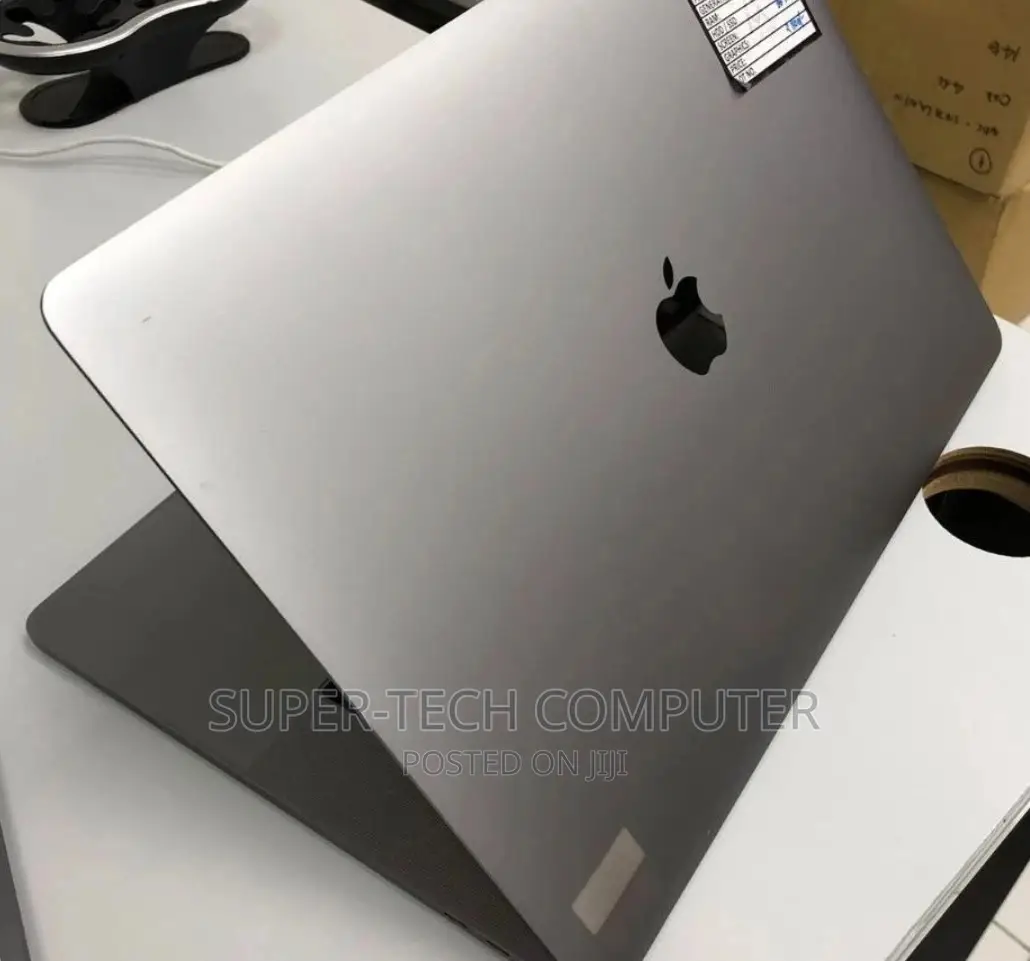 New Laptop Apple MacBook Pro 2015 16GB Intel Core I7 SSD 512GB