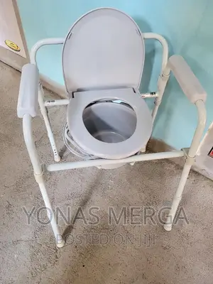 Toilet Chair for Patients Comfort/የተመቻቸ:Restroom:ቼር/Commode
