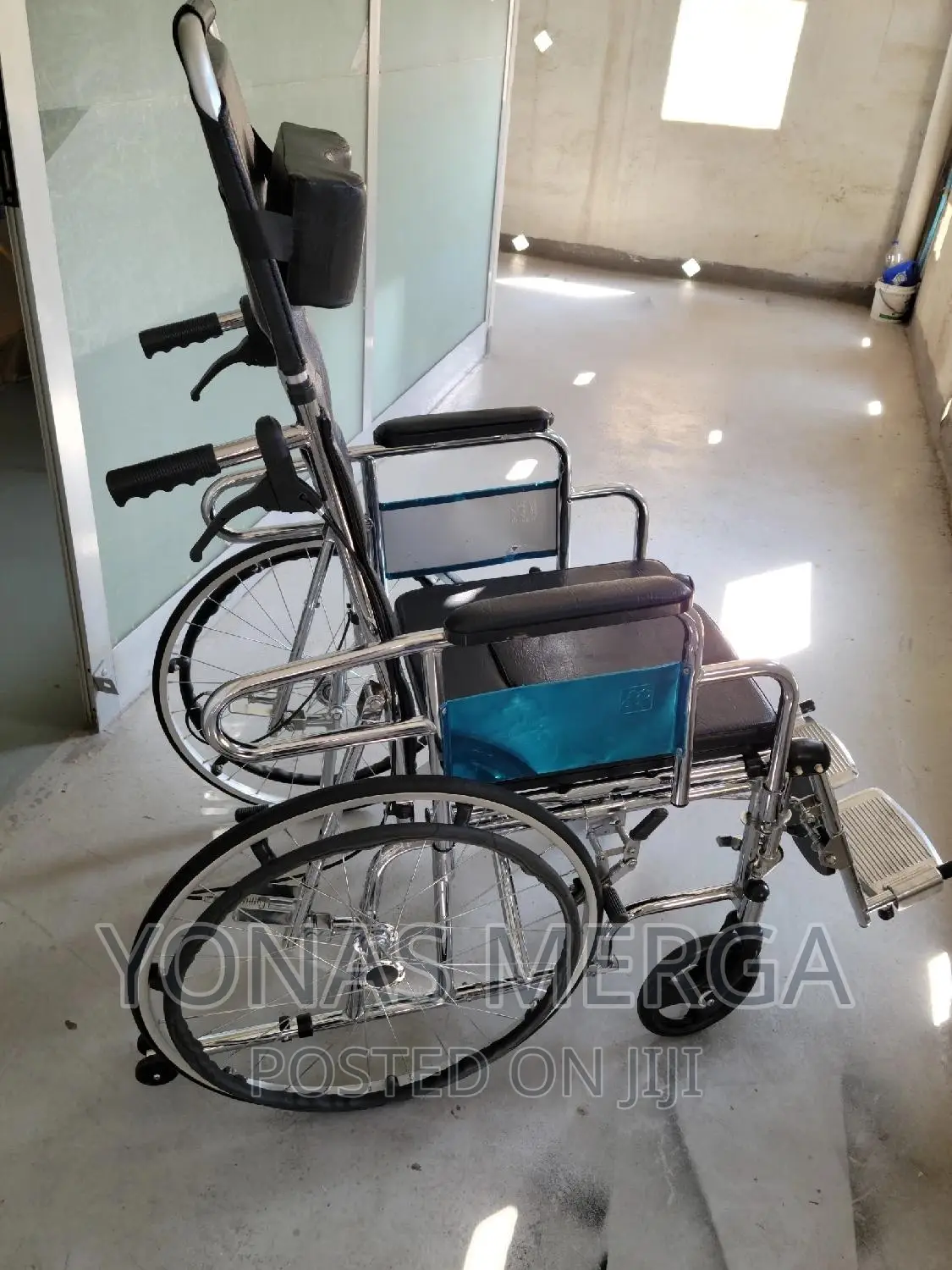 Multifunctional Toilet and Bed Wheelchair_ሲተኛ:ለባላንስ:ድጋፍ:ያለዉ: