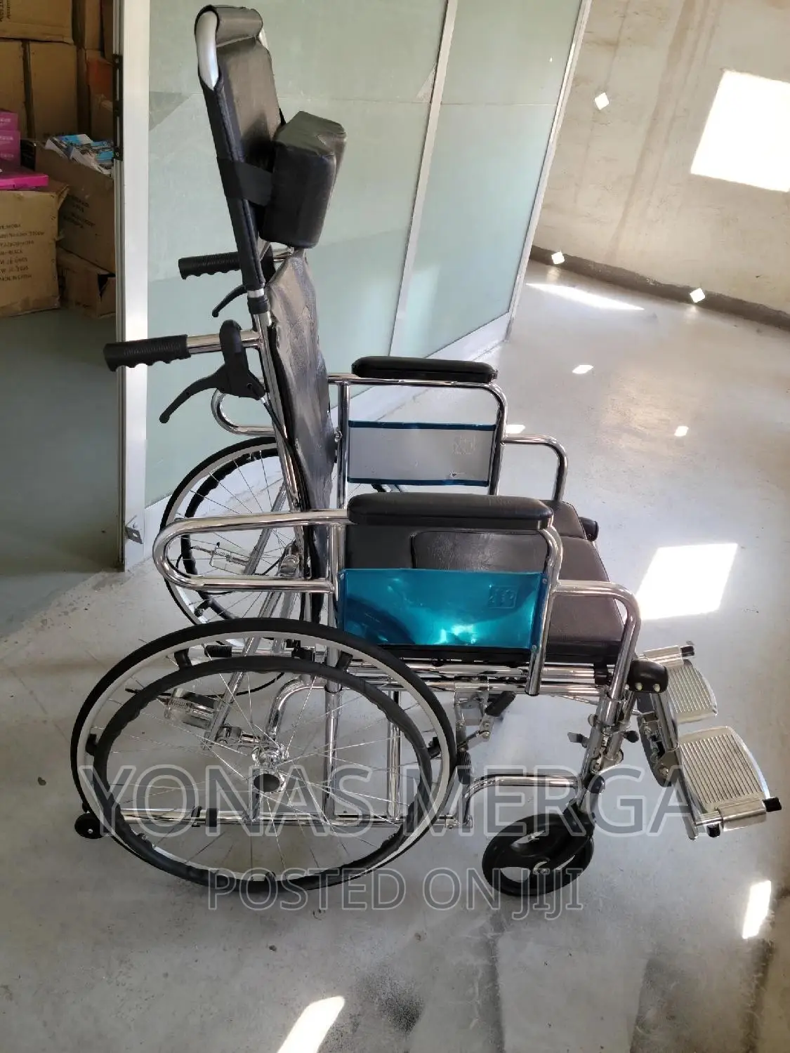 Multifunctional Toilet and Bed Wheelchair_ሲተኛ:ለባላንስ:ድጋፍ:ያለዉ: