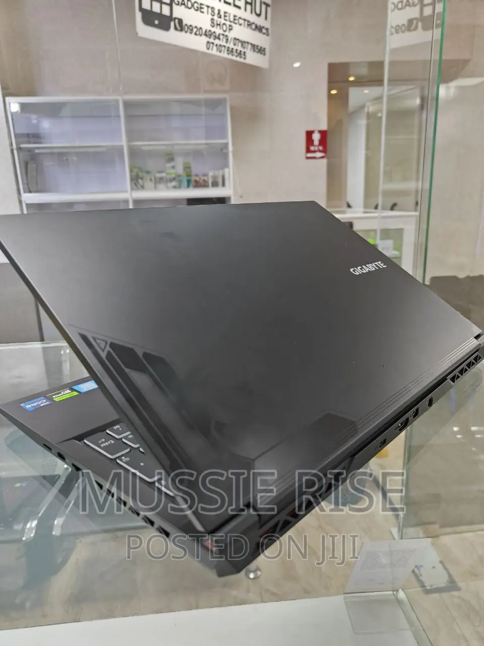 New Laptop Gigabyte 16GB Intel Core I7 SSD 512GB