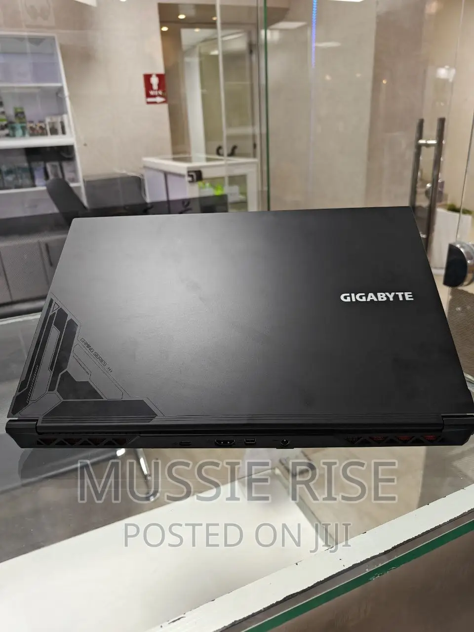New Laptop Gigabyte 16GB Intel Core I7 SSD 512GB