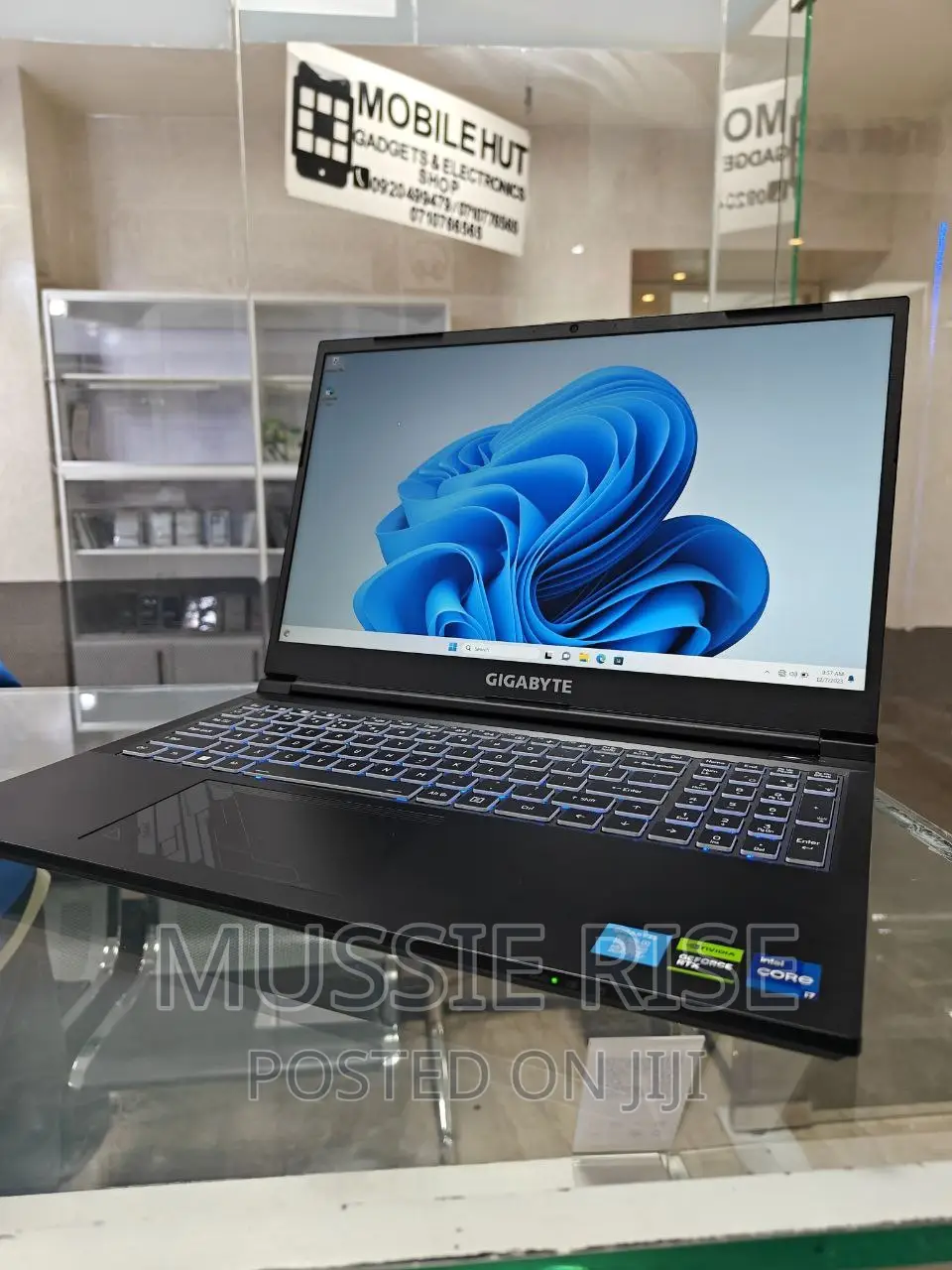 New Laptop Gigabyte 16GB Intel Core I7 SSD 512GB