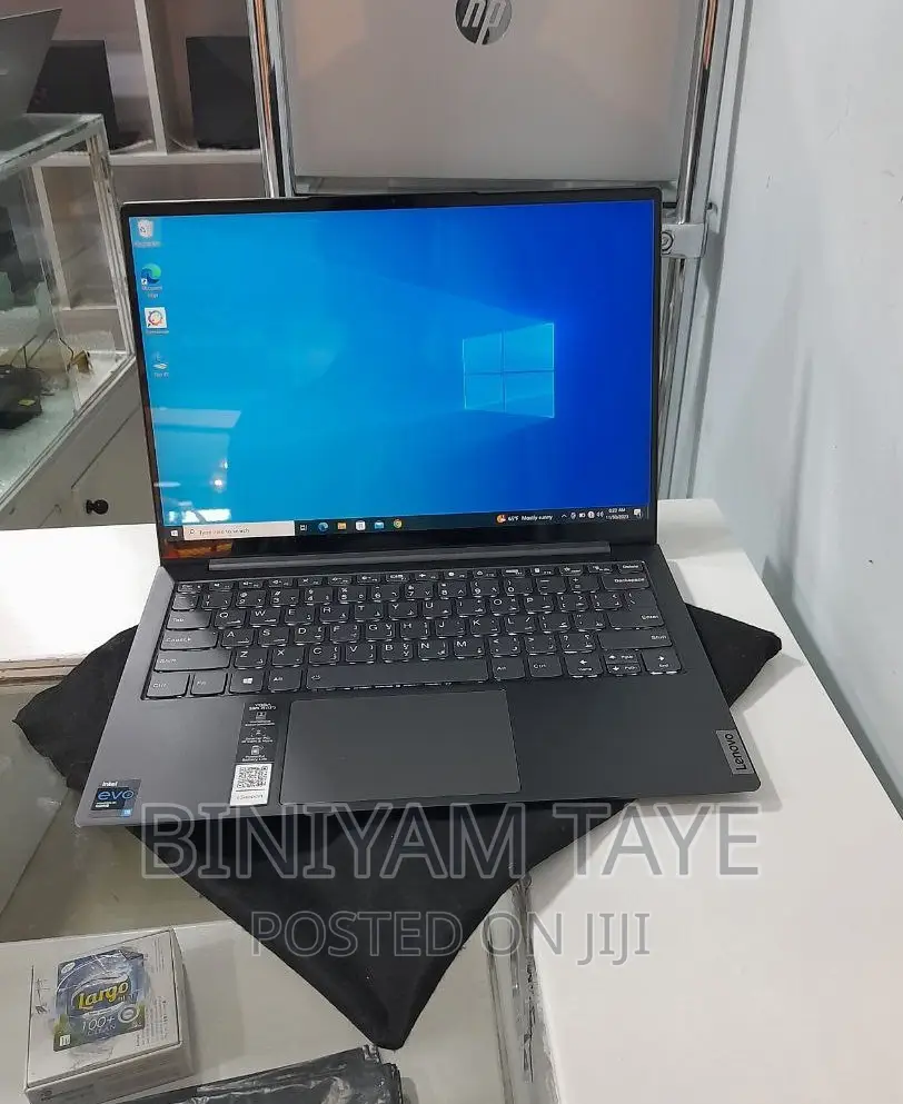 New Laptop Lenovo ThinkPad Yoga 16GB Intel Core I5 SSD 512GB