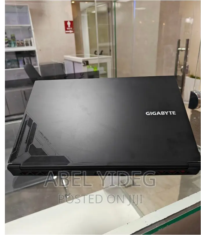 New Laptop Gigabyte 16GB Intel Core I7 SSD 512GB