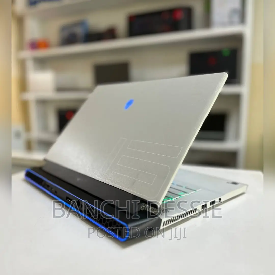 New Laptop Alienware M17x R2 16GB Intel Core I7 SSD 512GB