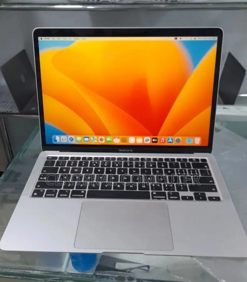 New Laptop Apple MacBook Air 2020 M1 8GB Apple M1 SSD 256GB