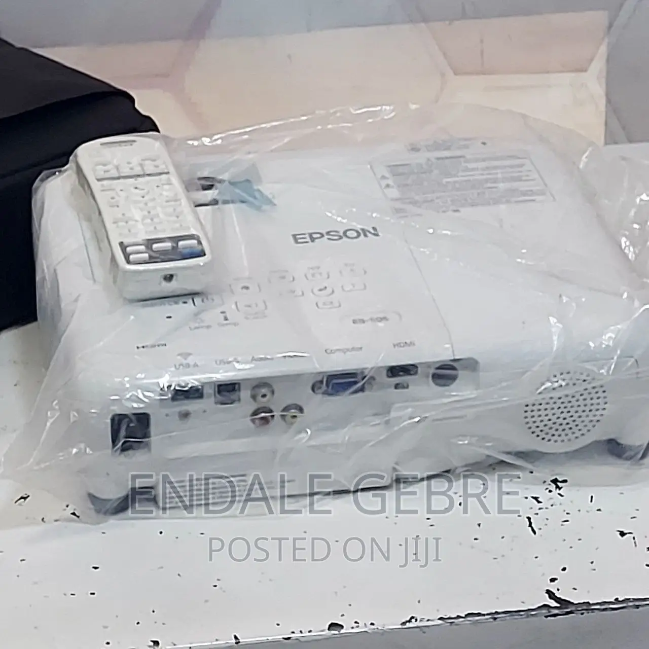 Epson EB S05 Projector