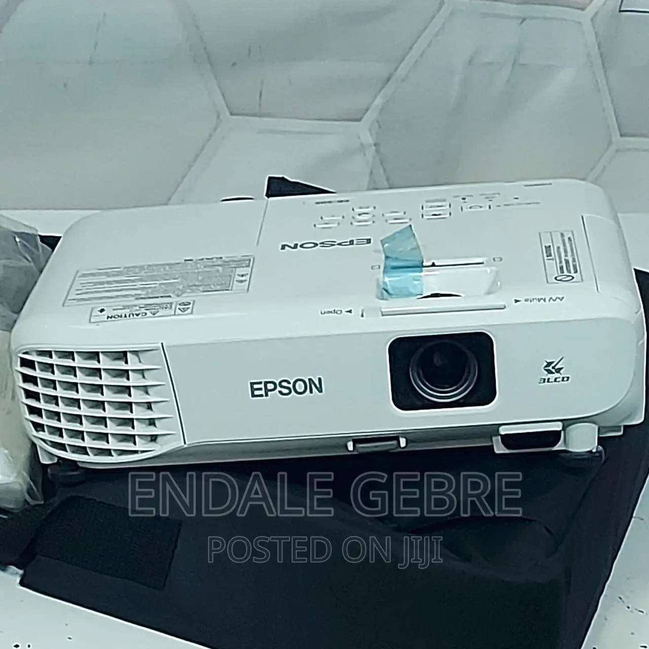 Epson EB S05 Projector