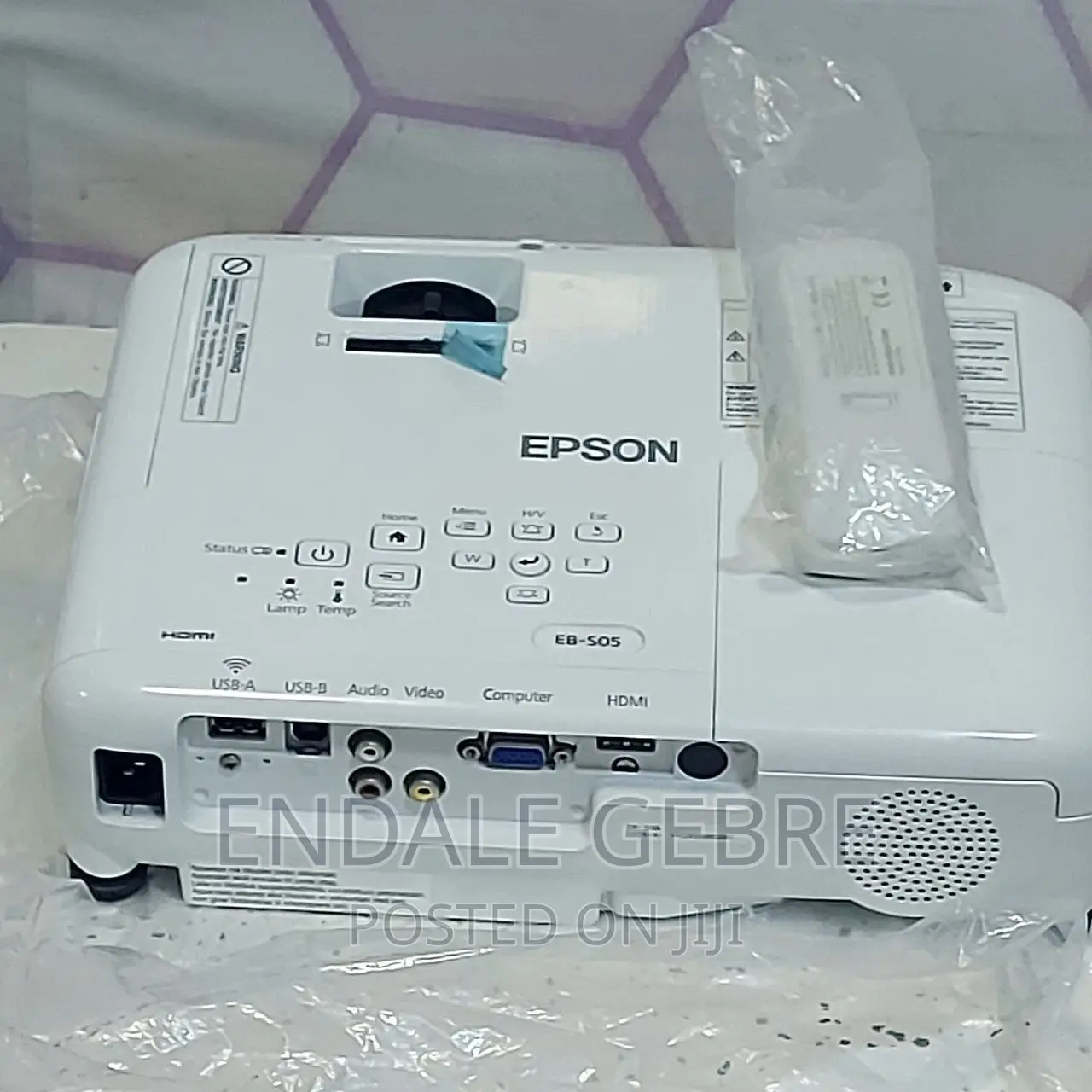 Epson EB S05 Projector
