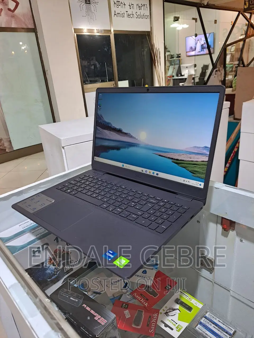 New Laptop Dell Vostro 1014 8GB Intel Core I5 HDD 1T