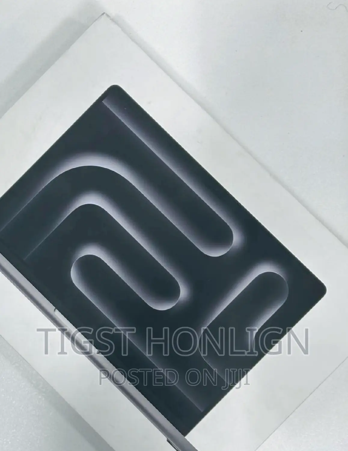 New Laptop Apple MacBook 8GB Apple M3 SSD 1T