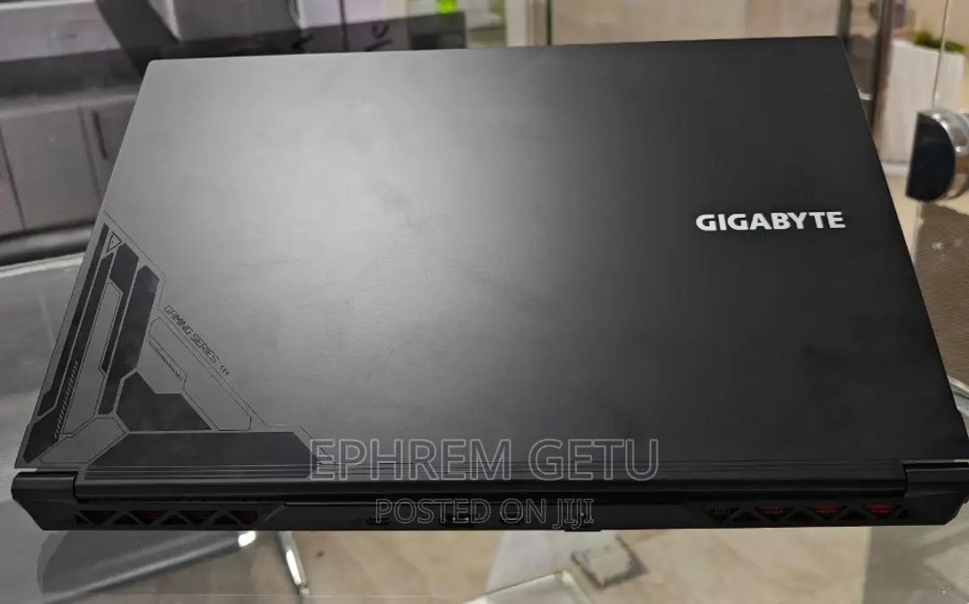 New Laptop Gigabyte AERO 15 16GB Intel Core I7 SSD 512GB