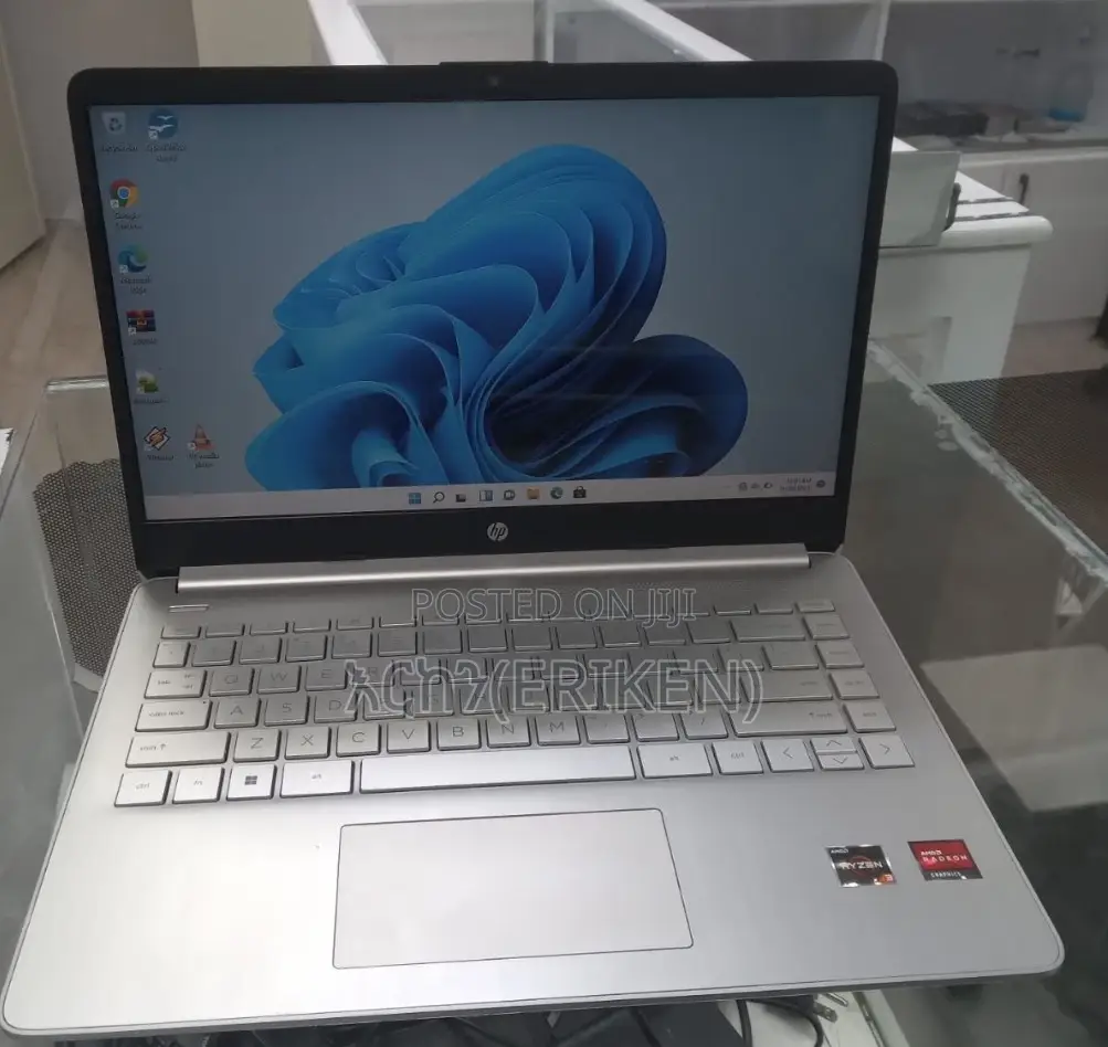 New Laptop HP Stream Notebook 8GB AMD Ryzen 3 SSD 512GB