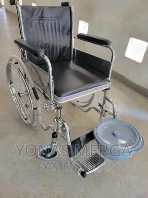 Commode Wheelchair_መፀዳጃ:አጠቃሎ:የያዘ_wheelchair/Wheelchair
