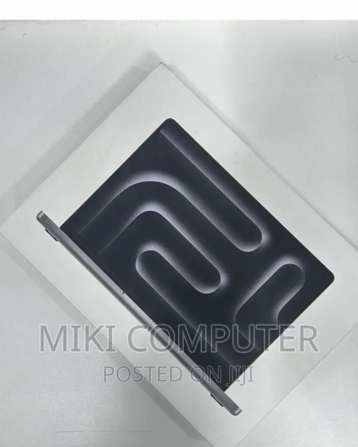 New Laptop Apple MacBook Pro 8GB Intel SSD 1T