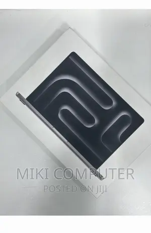 New Laptop Apple MacBook Pro 8GB Intel SSD 1T