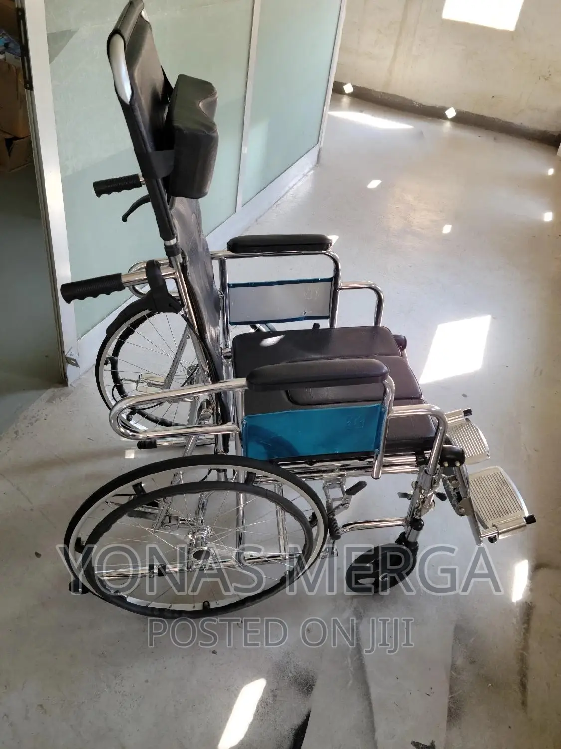 Multifunctional 3 Purposes in 1 Wheelchair_its Own Pillow/