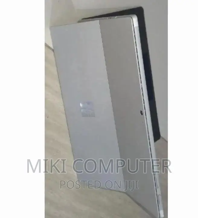 New Laptop Microsoft Surface 8GB Intel Core i7 SSD 256GB