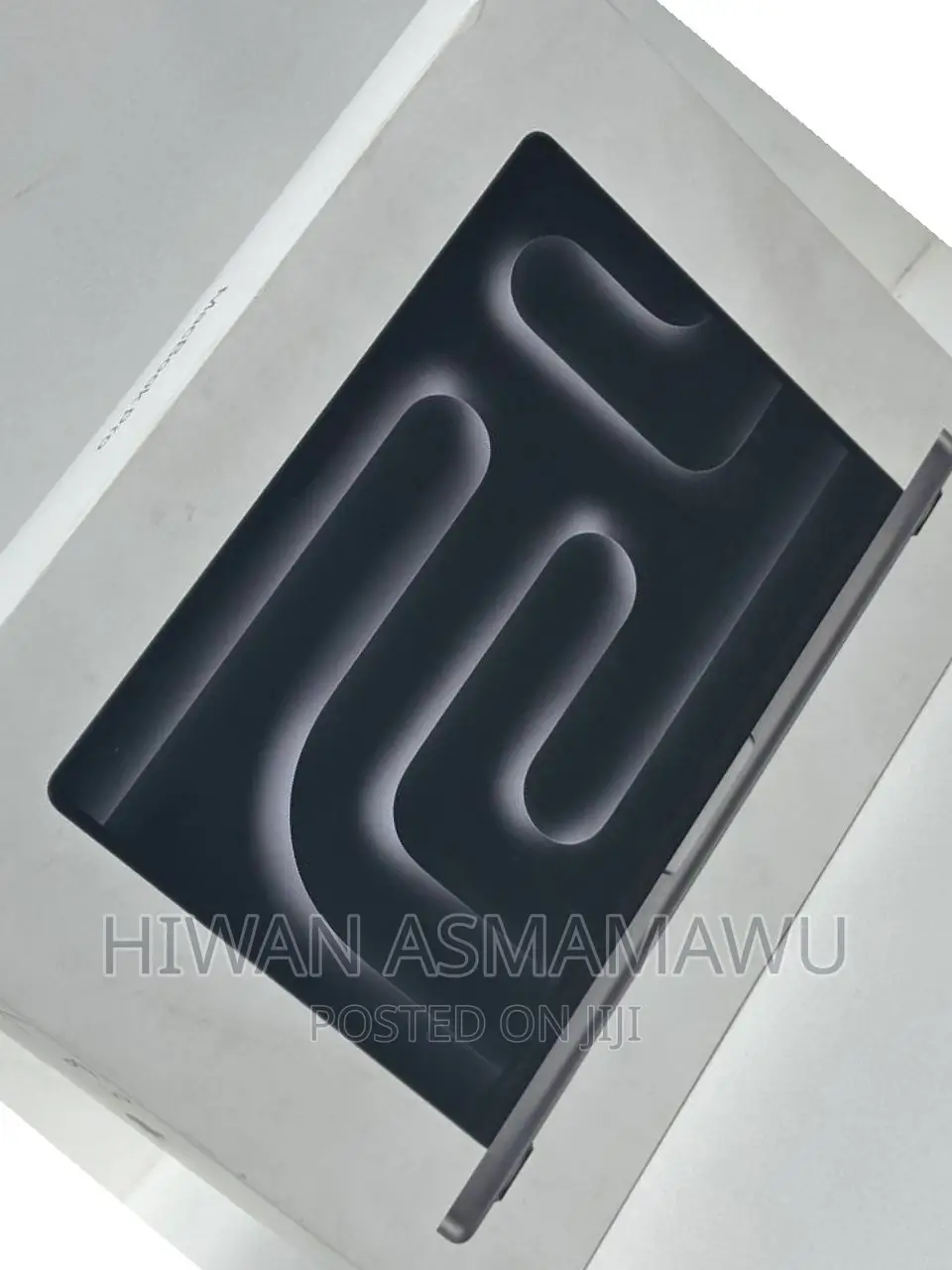 New Laptop Apple MacBook Pro 2023 M3 14-Inch 8GB Apple M3 SSD 1T