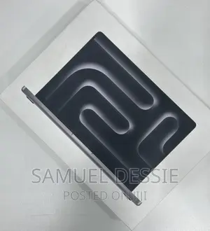 New Laptop Apple MacBook Pro 2023 M3 14-Inch 8GB Apple M3 SSD 1T