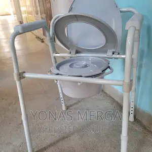 Photo - Commode Chair/Toilet Chair_የሆስፒታል/የታማሚ/ኢኩኘመንት/Wheelchair