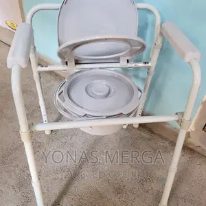 Photo - Commode Chair_new Packed/ድራይቭ እና ቤተር ብራንድ/Commode Chair