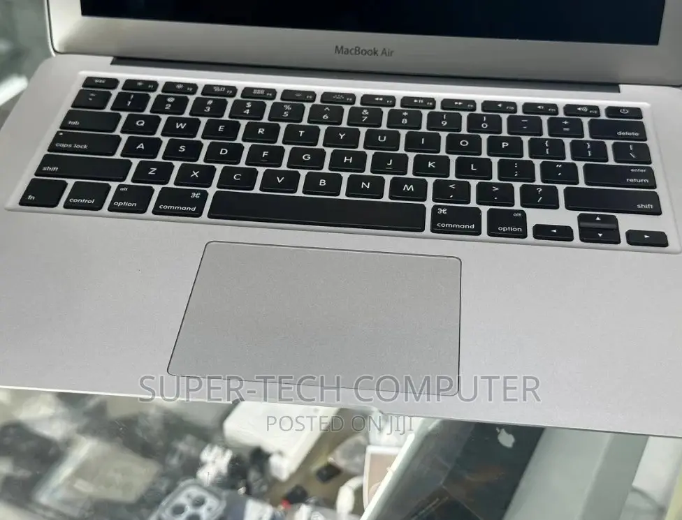 New Laptop Apple MacBook Air 2017 8GB Intel Core I5 SSD 128GB