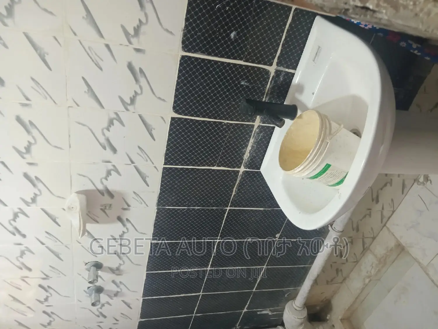 Furnished 3bdrm Condo in Project 12, Akaky Kaliti for sale