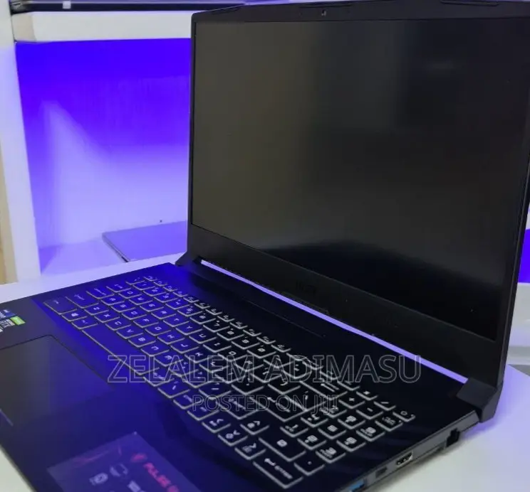 New Laptop MSI GF63 8GB Intel Core I7 SSD 512GB
