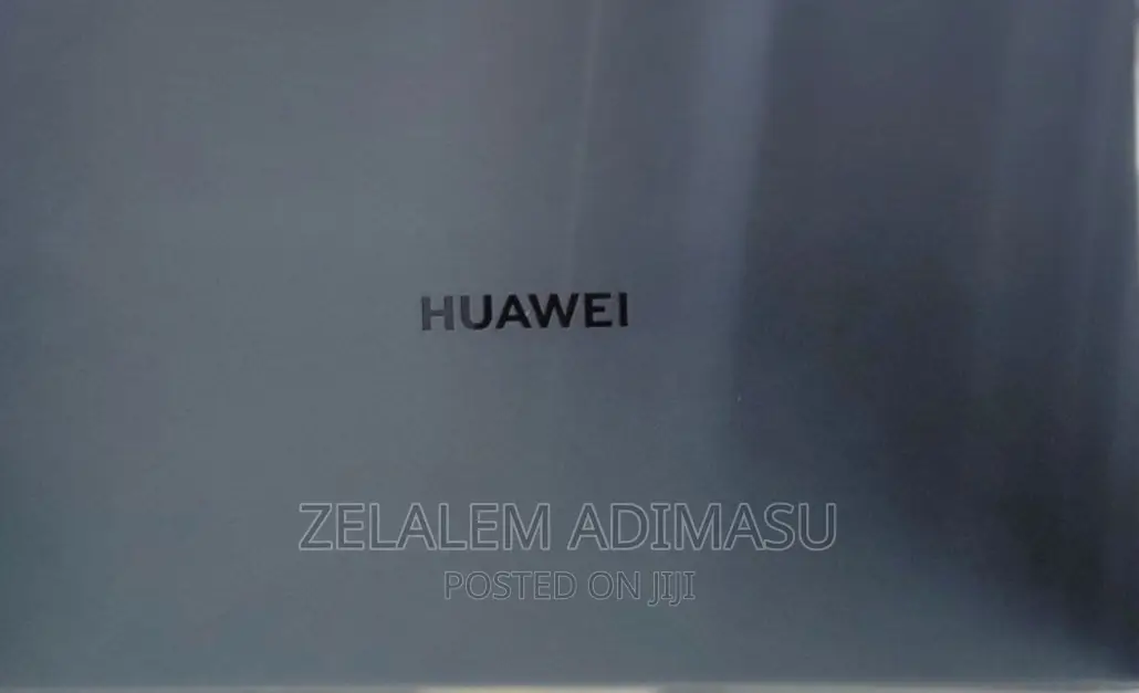 New Laptop Huawei MateBook 13 WRT-W19E 8GB Intel Core I5 SSD 512GB