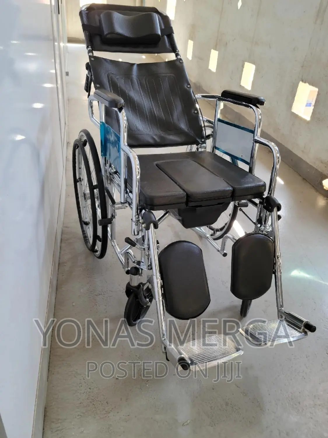Multifunctiona Slipping Wheelchair/Toilet,Bed Use Wheelchair