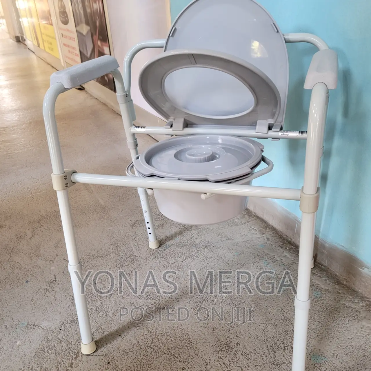 Commode Chair_toilet Chair/ቢፈልጉ ከሽት ቤት ገጥመዉት:ቢፈልጉ እራሱ ችሎ/